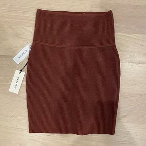 NEW NWT Aritzia Babaton Sculpt Knit Mini Skirt Sundried Red XS